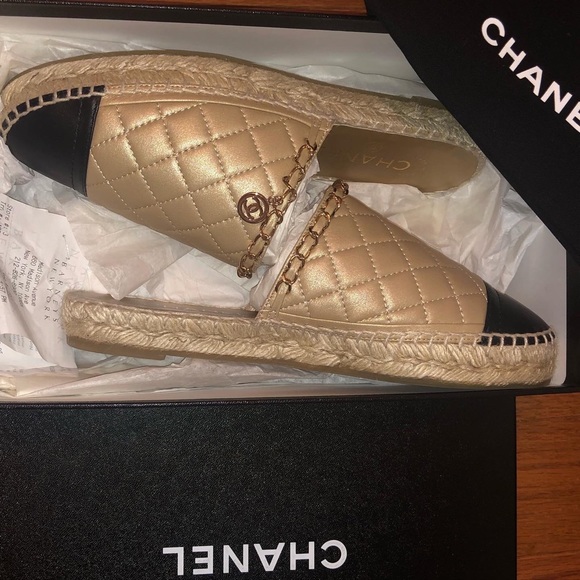 ‼️‼️ SOLD . HOST PICK‼️‼️💗💗Chanel Flats - Picture 8 of 16